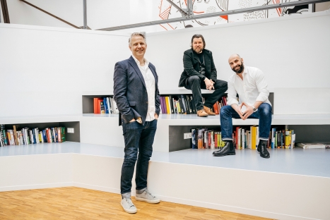 familie redlich holt Retail- und Architektur-Spezialisten an Bord - Das Führungs-Trio Ralph Hartmann, Andre Redlich und Ingmar Klatt setzt auf das Comeback von Begegnungsräumen - Foto: familie redlich